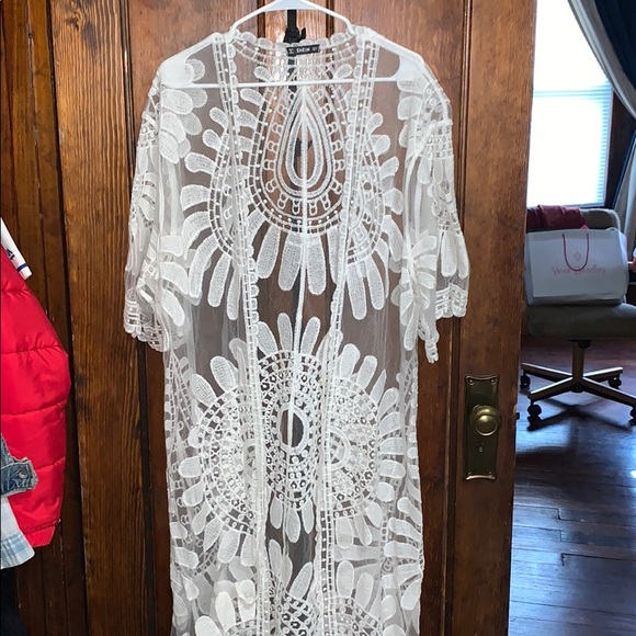 Sweaters - Lace kimono